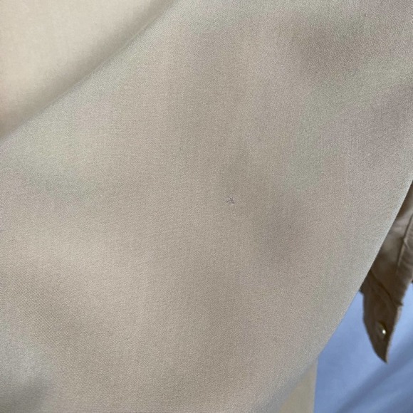 First Issue Women's Size 2‎ Tan Button Down Shirt - Picture 9 of 10